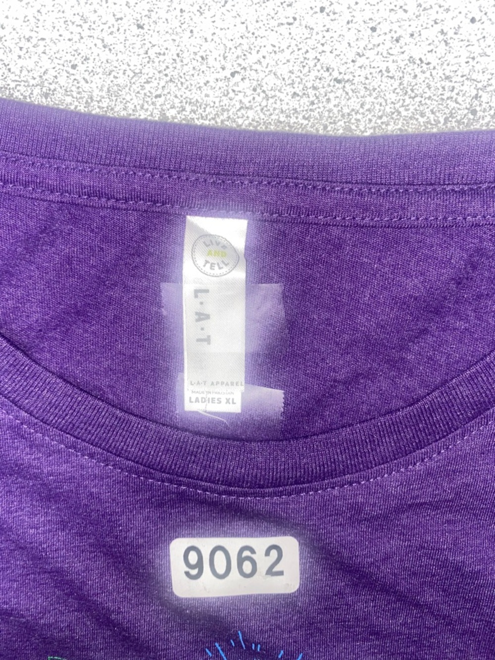 Dollywood Tennessee Purple Graphic Tee NWOT - 9062 - Picture 4 of 14